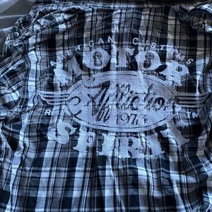 Men’s affliction shirt - medium